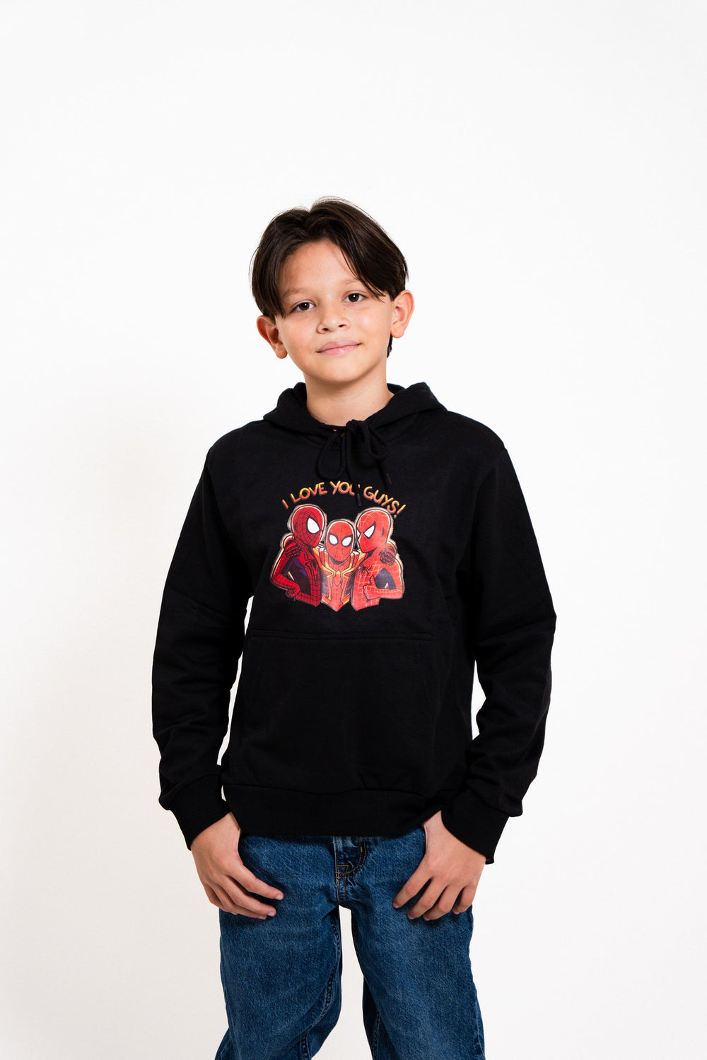 Sudadera Spider-Man con capucha para niño diseño I Love You Guys — vista frontal completa en estudio
