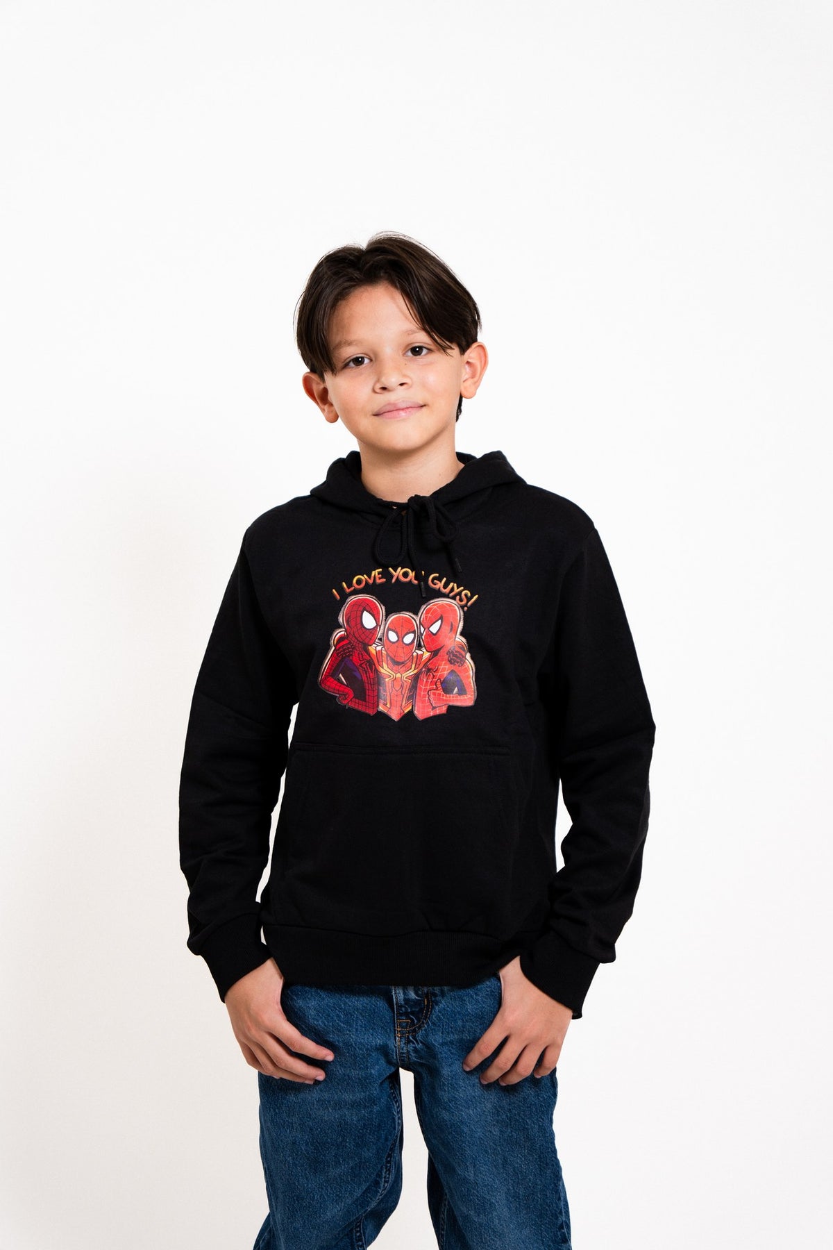 Sudadera Spider-Man con capucha para niño diseño I Love You Guys — vista frontal completa en estudio