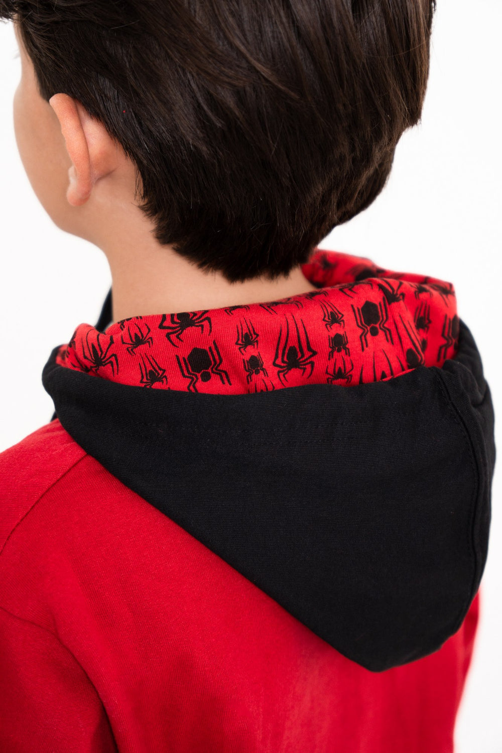 Sudadera Spider-Man con capucha para niño diseño I Love Spider-Man — interior de la capucha con estampado de arañas