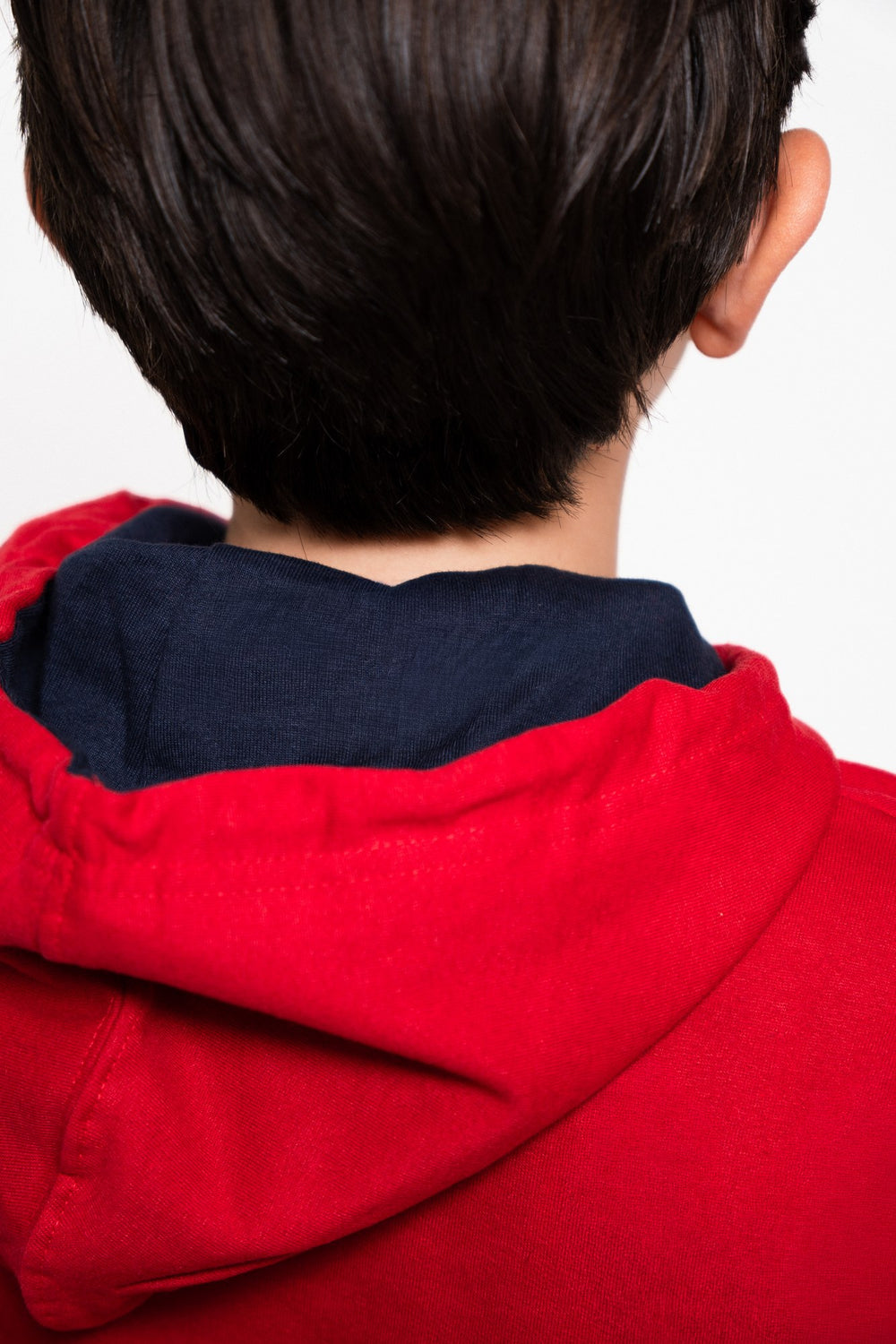 Sudadera Spider-Man con capucha para niño diseño Classic Web — interior de la capucha en azul marino