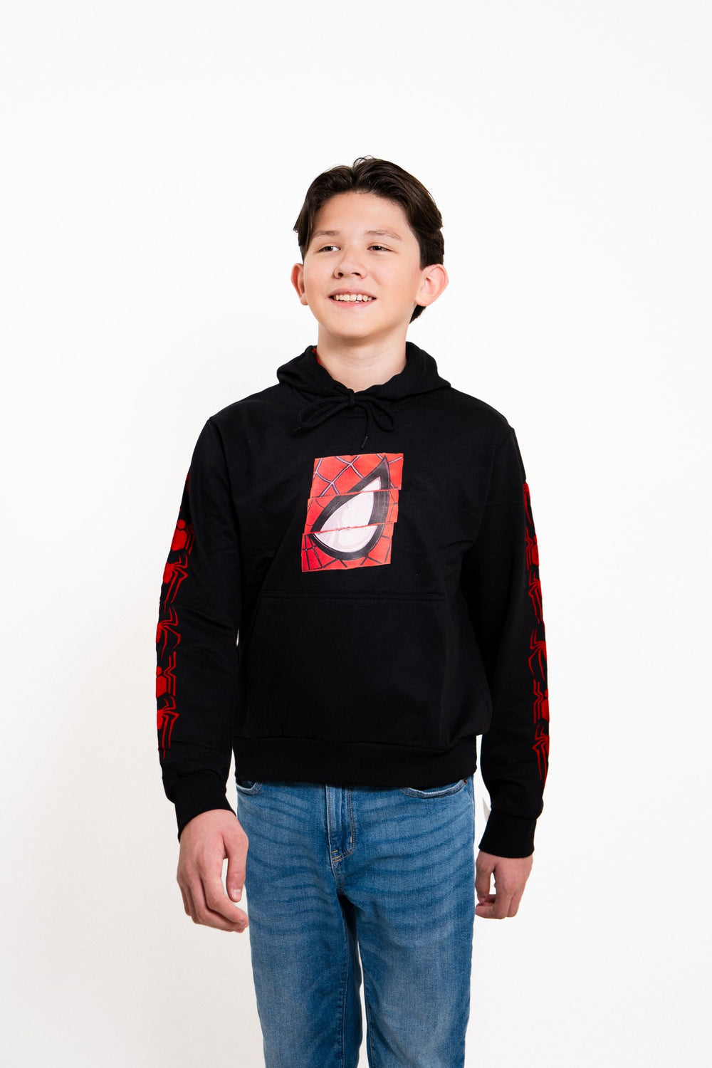 Sudadera Spider-Man con capucha para niño diseño Miles Morales — vista frontal completa en estudio