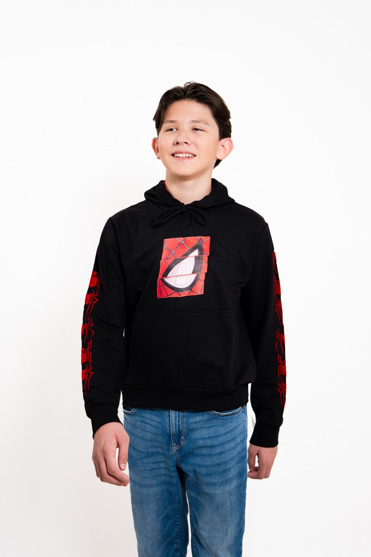 Sudadera Spider-Man con capucha para niño diseño Miles Morales — vista frontal completa en estudio